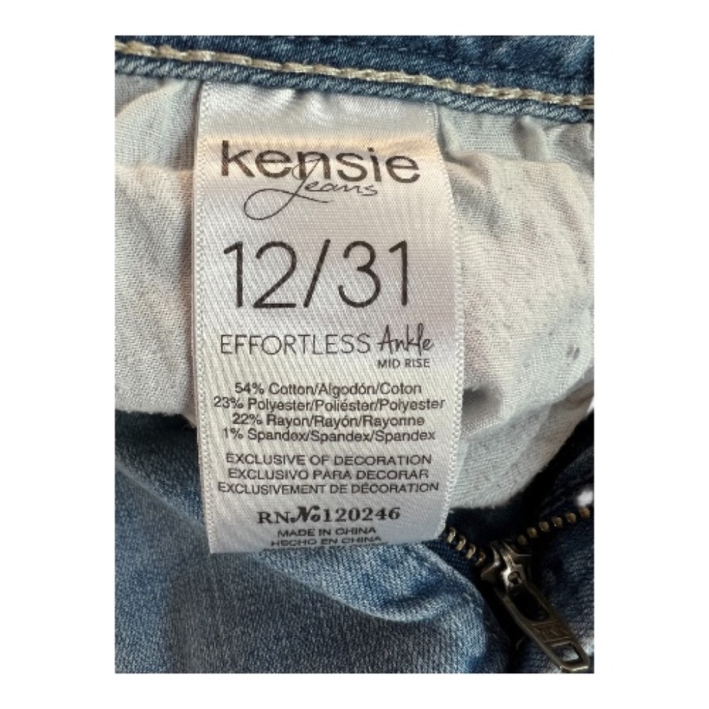 EUC Kensie Effortless ankle mid rise distressed jeans | size 12 - Picture 8 of 9